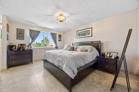940 SW 96th Avenue, Pembroke Pines FL - photo 18 of 42