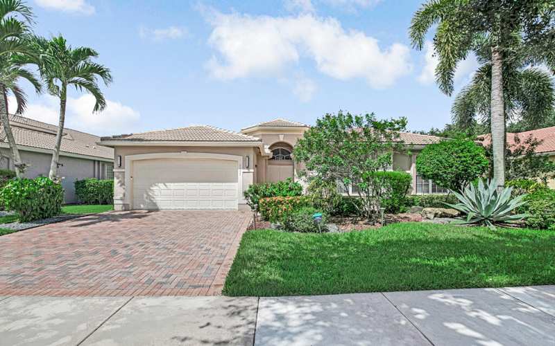 4 bedroom Single Family Residence at 7911 Ferndale Bend Drive, Valencia Shores 4, Lake Worth — photo 1