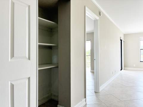 2306 S Cypress Bend Drive #420, Pompano Beach FL - photo 15 of 37