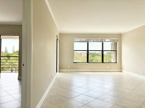 2306 S Cypress Bend Drive #420, Pompano Beach FL - photo 18 of 37