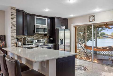 940 SW 96th Avenue, Pembroke Pines FL - photo 7 of 42