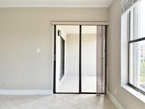 2306 S Cypress Bend Drive #420, Pompano Beach FL - photo 24 of 37