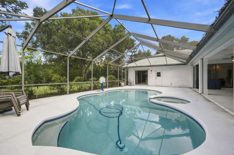 5 bedroom Single Family Residence at 756 SW Pelican Cove, Country Club Estates Parcel 8 Phase 2, Port St. Lucie — photo 4