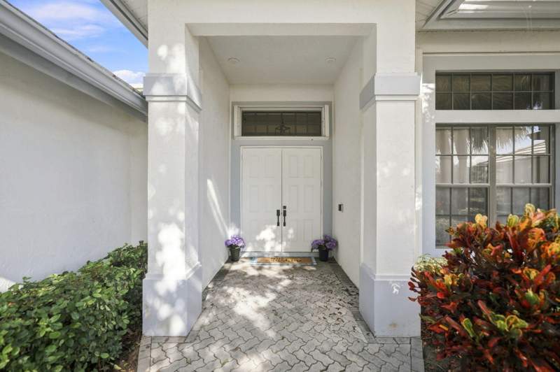 5 bedroom Single Family Residence at 756 SW Pelican Cove, Country Club Estates Parcel 8 Phase 2, Port St. Lucie — photo 2
