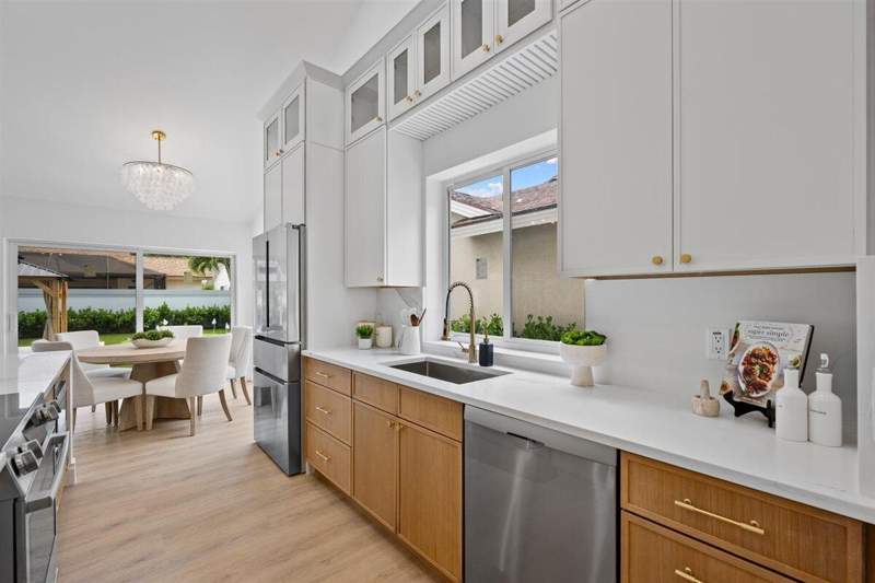 3 bedroom Single Family Residence at 126 Cape Pointe Circle, Ridge At The Bluffs, Jupiter — photo 4