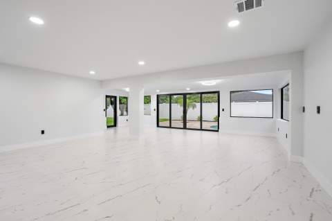 360 Saturn Avenue, Tequesta FL - photo 9 of 39