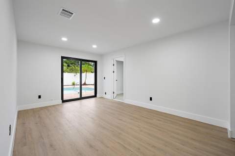 360 Saturn Avenue, Tequesta FL - photo 13 of 39