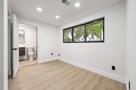 360 Saturn Avenue, Tequesta FL - photo 19 of 39