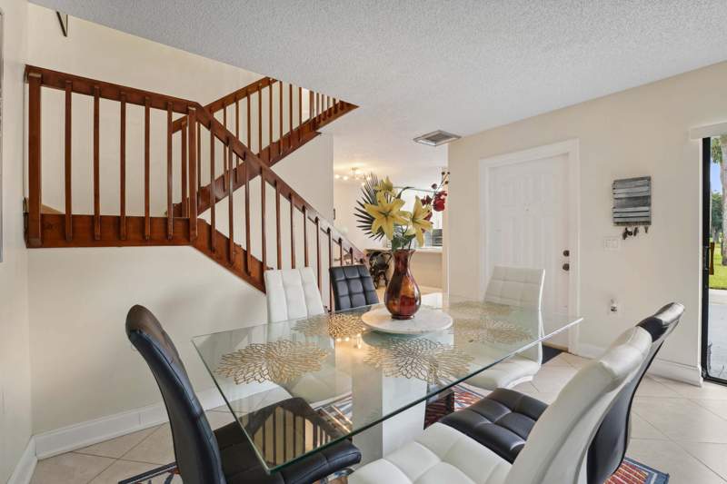 2 bedroom Townhouse at 3422 34th Way, Village Of Sandalwood Lakes 3, West Palm Beach — photo 5