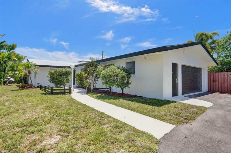 3 bedroom Single Family Residence at 4017 NE 18th Avenue, Coral Heights Sec One, Oakland Park — photo 1