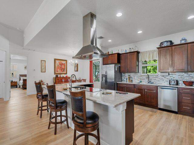 3 bedroom Single Family Residence at 5327 N Old Dixie Highway, Riverview Manor, Fort Pierce — photo 2