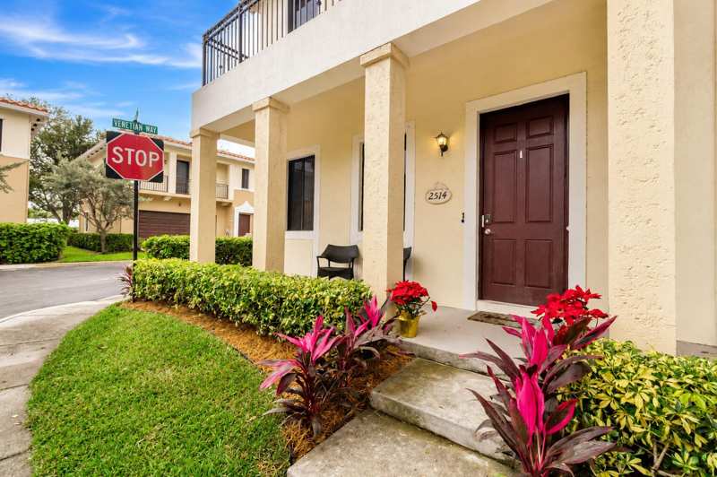 3 bedroom Townhouse at 2514 Venetian Court #2514, Venetian Villas, Boynton Beach — photo 1