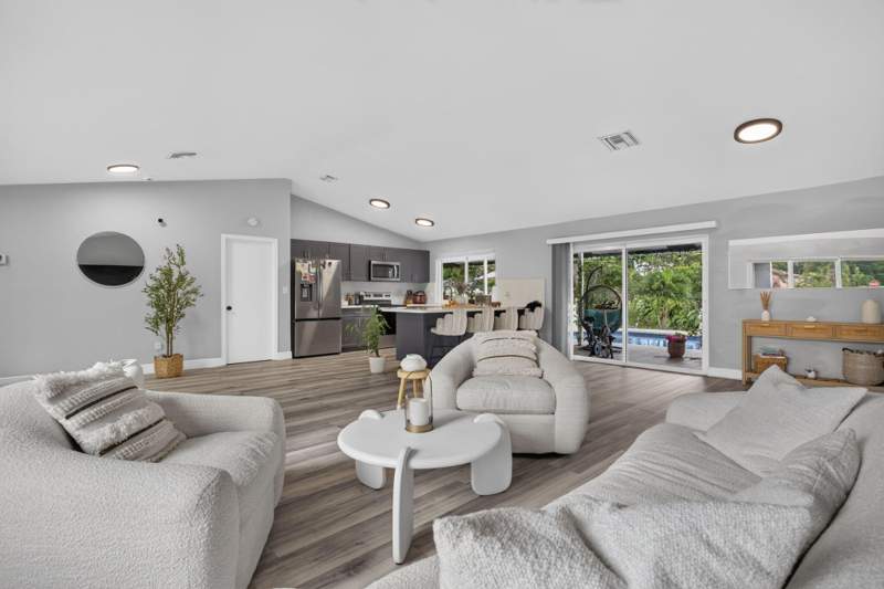 4 bedroom Single Family Residence at 4950 SW 11th Circle, Palm-Aire At Coconut Creek Sec 1, Margate — photo 5