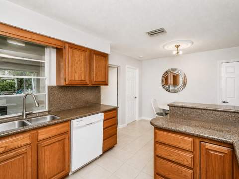4521 SW 42nd Terrace, Dania Beach FL - photo 9 of 32
