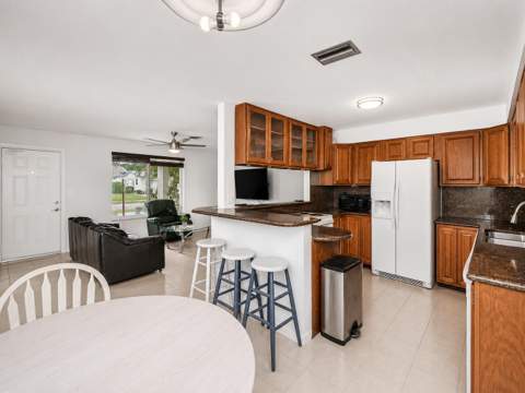 4521 SW 42nd Terrace, Dania Beach FL - photo 6 of 32