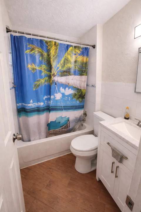 2330 NE 1st Avenue, Pompano Beach FL - photo 9 of 14