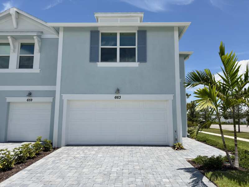 3 bedroom Townhouse at 663 Salisbury Circle, Tidewater, Fort Pierce — photo 1