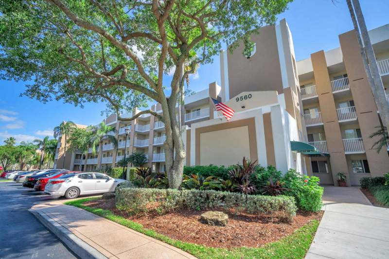 2 bedroom Condominium at 9560 Weldon Circle #J210, Weldon Condominium J, Tamarac — photo 3