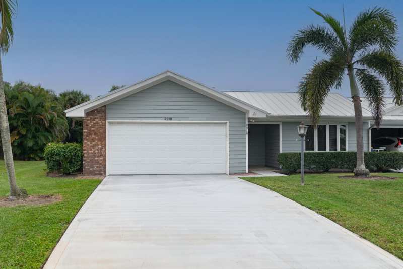 2 bedroom Villa at 2918 SE Fairway, Williamsburg Villas Condo, Stuart — photo 1