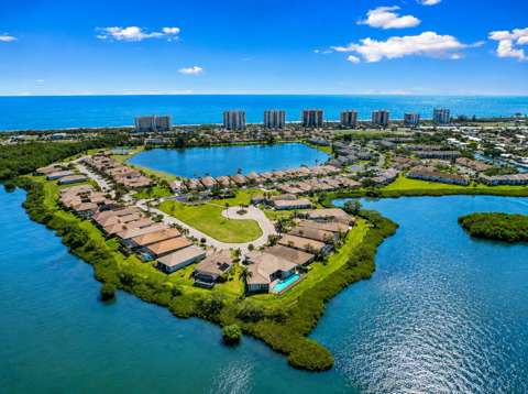 3209 S Lakeview Circle #8105, gated community for sale in Hutchinson Island