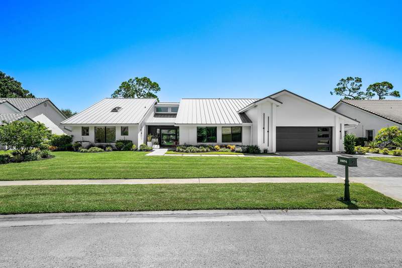 4 bedroom Single Family Residence at 10574 Boca Woods Lane, Boca Woods Country Club, Boca Raton — photo 2