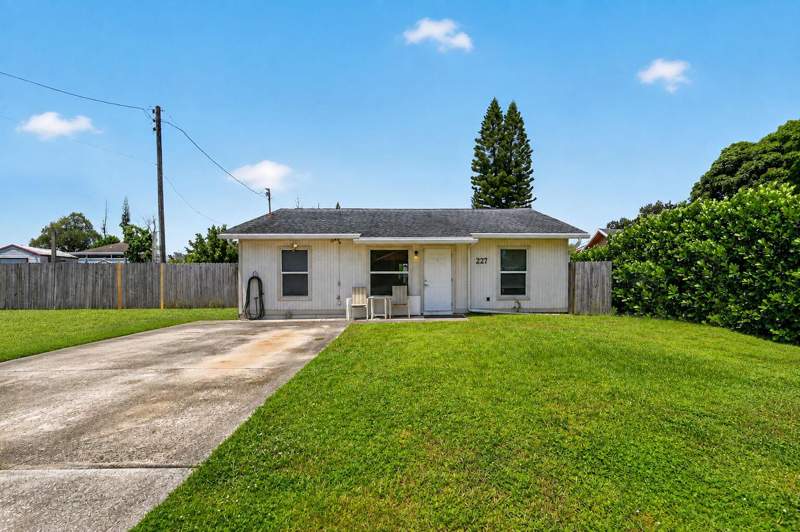 3 bedroom Single Family Residence at 207/227 Ethelyn Drive, Southern Blvd Pines, West Palm Beach — photo 2