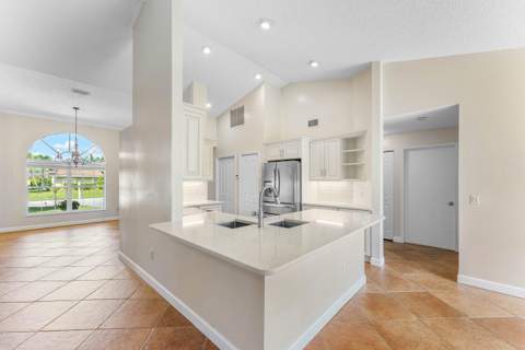 13053 Meadowbreeze Drive, Wellington FL - photo 23 of 76