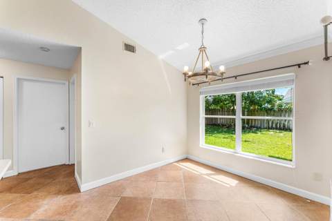 13053 Meadowbreeze Drive, Wellington FL - photo 24 of 76