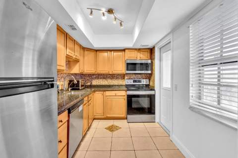 2950 N Palm Aire Drive #607, Pompano Beach FL - photo 6 of 45