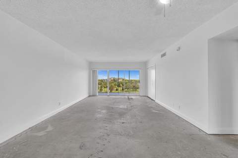 2950 N Palm Aire Drive #607, Pompano Beach FL - photo 12 of 45