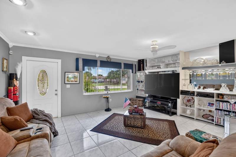 3 bedroom Single Family Residence at 11078 Delta Circle, Holiday City At Boca Raton Sec 7, Boca Raton — photo 5