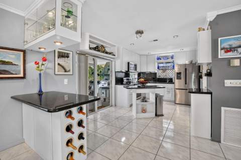 11078 Delta Circle, Boca Raton FL - photo 10 of 43