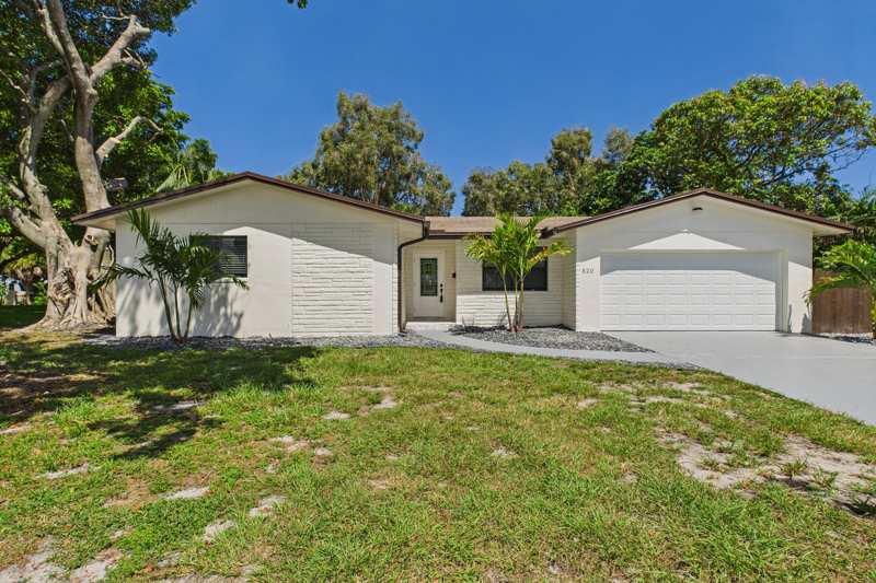 4 bedroom Single Family Residence at 520 NW 43rd Avenue, Green Acres, Plantation — photo 1