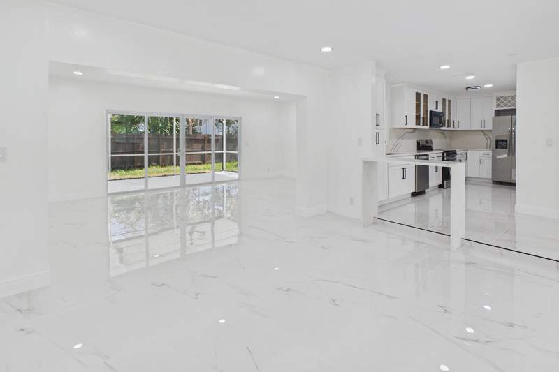 4 bedroom Single Family Residence at 520 NW 43rd Avenue, Green Acres, Plantation — photo 5