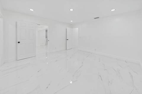 520 NW 43rd Avenue, Plantation FL - photo 16 of 42