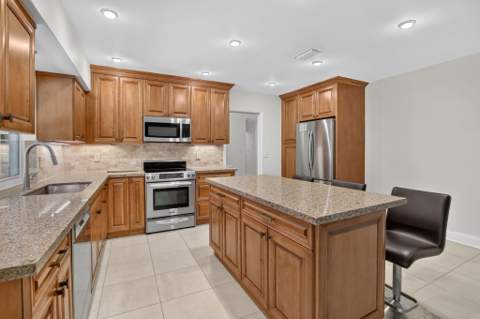 7241 NW 5th Court, Plantation FL - photo 16 of 49