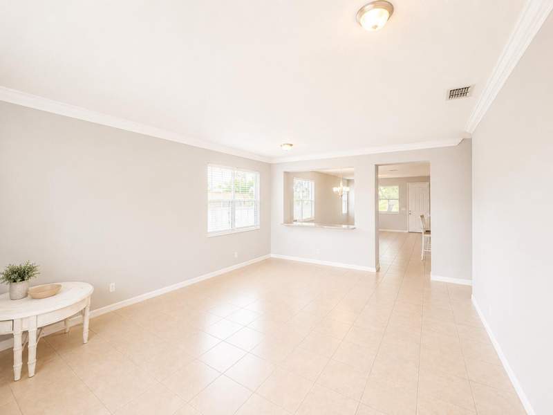 4 bedroom Single Family Residence at 948 SW Jeremko Avenue, Port St Lucie Section 21, Port St. Lucie — photo 3