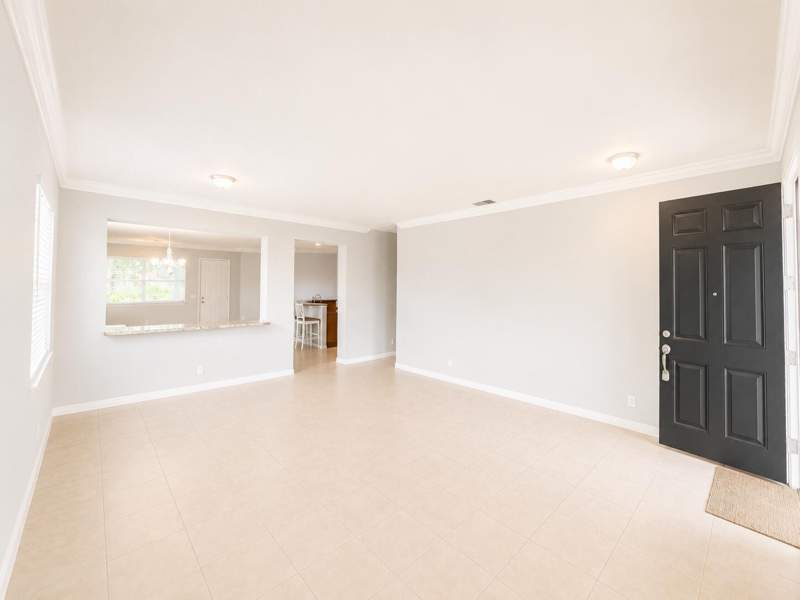 4 bedroom Single Family Residence at 948 SW Jeremko Avenue, Port St Lucie Section 21, Port St. Lucie — photo 2