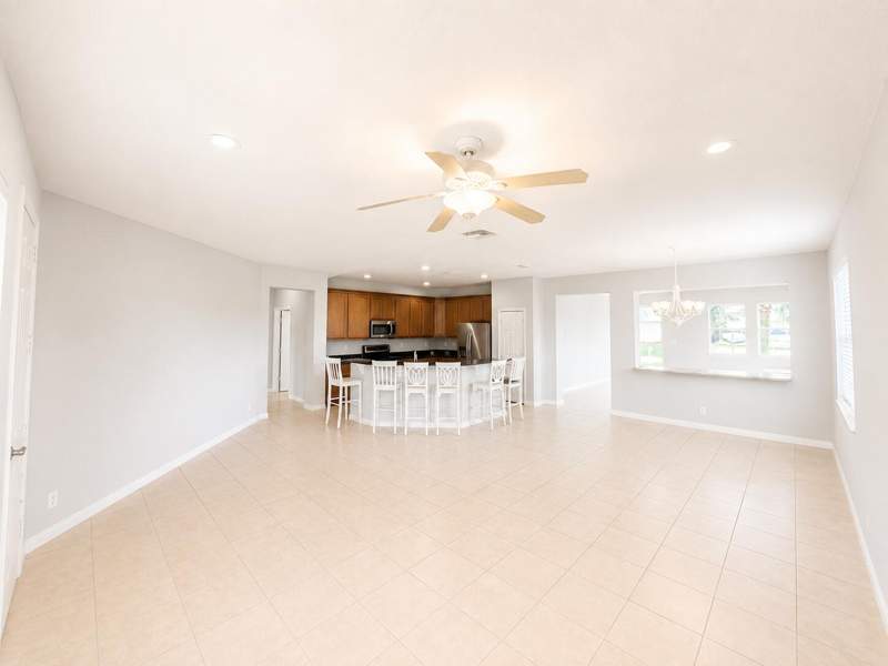 4 bedroom Single Family Residence at 948 SW Jeremko Avenue, Port St Lucie Section 21, Port St. Lucie — photo 4