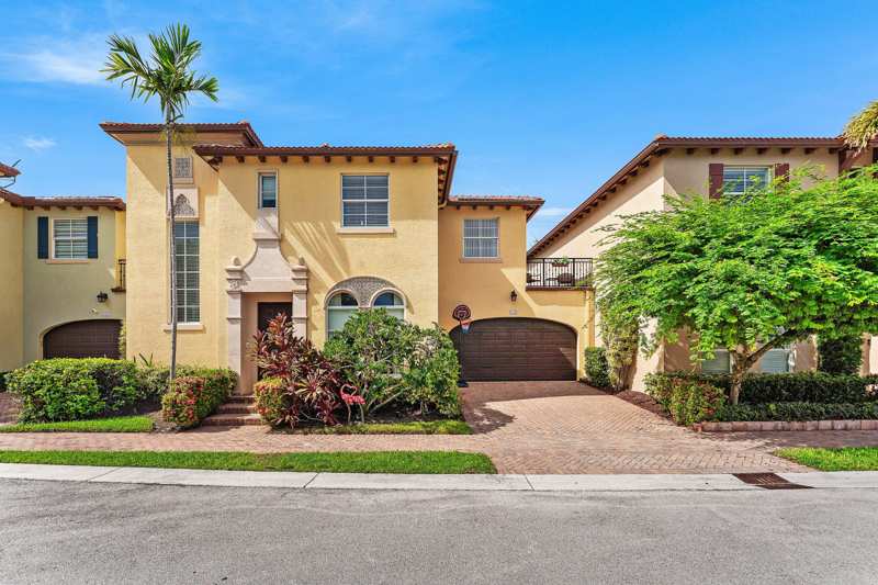 4 bedroom Single Family Residence at 115 Via Poinciana Lane, Royal Poinciana, Boca Raton — photo 1