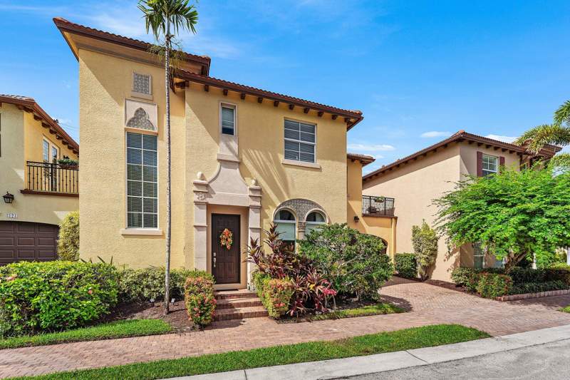 4 bedroom Single Family Residence at 115 Via Poinciana Lane, Royal Poinciana, Boca Raton — photo 3