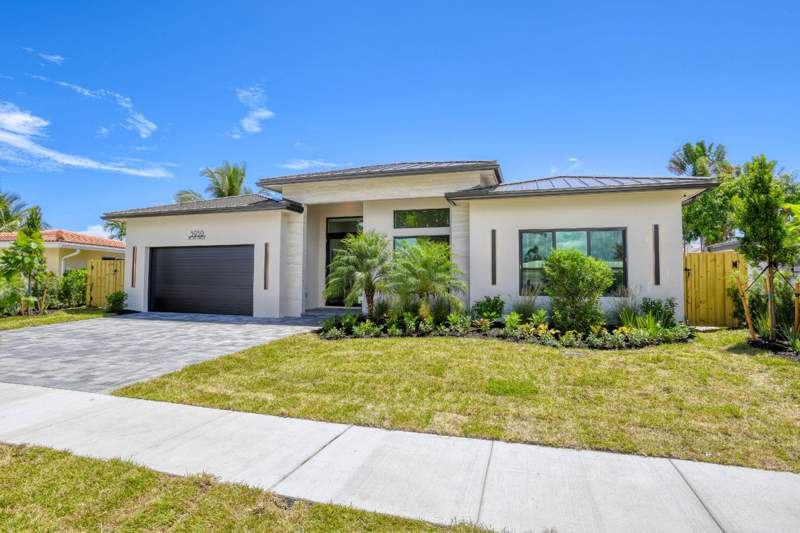 4 bedroom Single Family Residence at 5950 NE 21st Circle, Imperial Point 1 Sec, Fort Lauderdale — photo 3