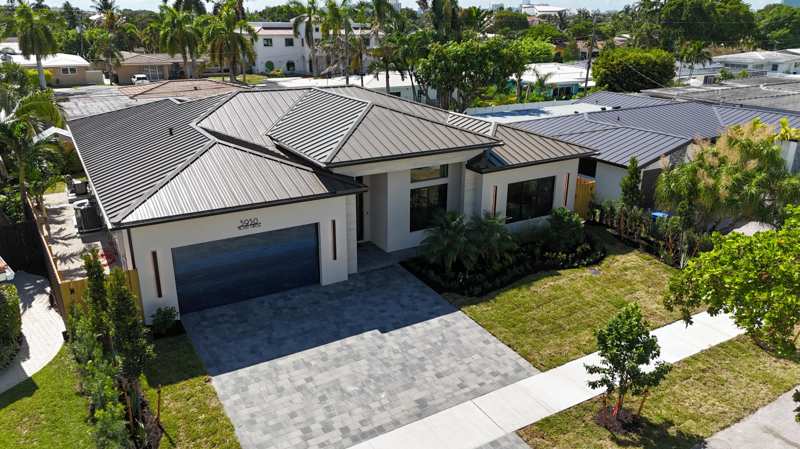 4 bedroom Single Family Residence at 5950 NE 21st Circle, Imperial Point 1 Sec, Fort Lauderdale — photo 1