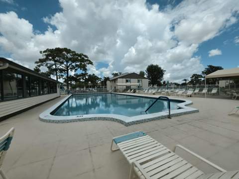 334 Knotty Pine Circle #D-2, Greenacres FL - photo 14 of 15