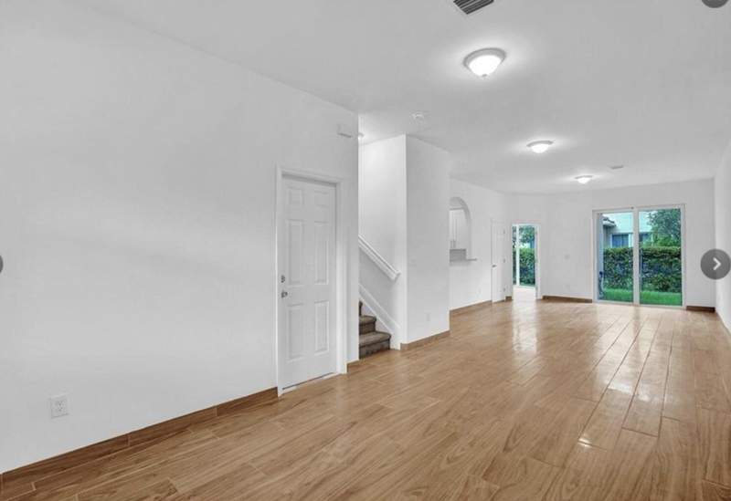 4 bedroom Townhouse at 4968 SW 30th Avenue, Leto Acres , Fort Lauderdale — photo 2