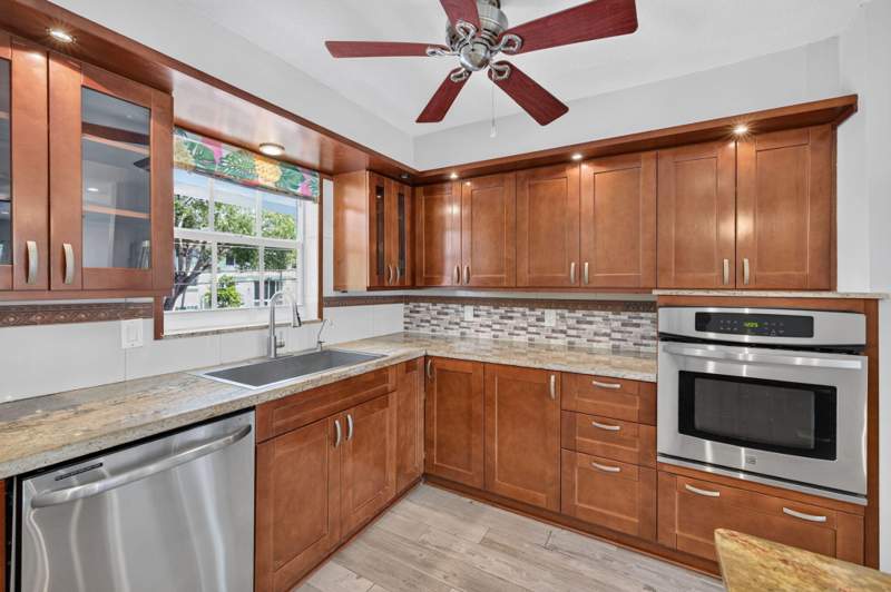 2 bedroom Condominium at 2820 NE 30th Street #9, Laurel Terrace Condo, Fort Lauderdale — photo 4