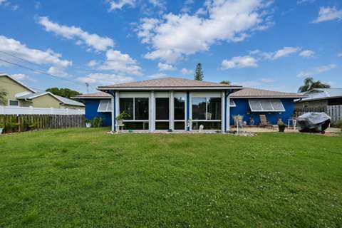 1229 SW Cynthia Street, Port St. Lucie FL - photo 23 of 26