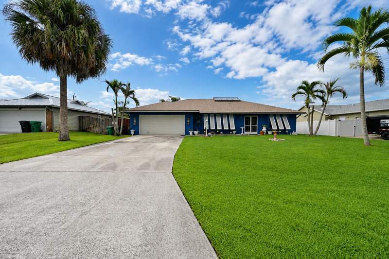 3 bedroom Single Family Residence at 1229 SW Cynthia Street, Port St Lucie Section 4, Port St. Lucie — photo 2