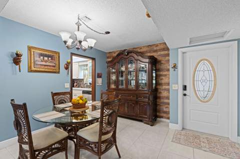 2534 Boundbrook Drive #115, West Palm Beach FL - photo 7 of 21