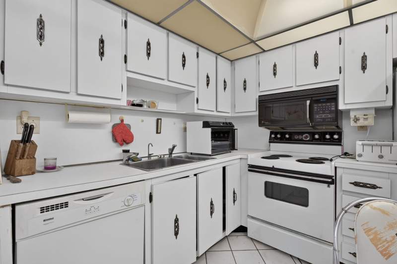 3 bedroom Condominium at 3920 Inverrary Boulevard #301C, 18th Hole At Inverrary Condo, Lauderhill — photo 5